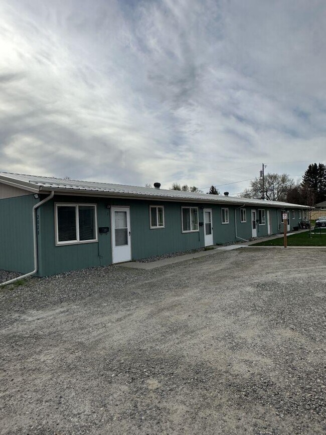 property at 2024 Alderson Ave