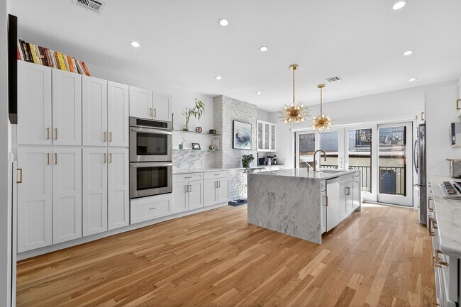 303 4th St in Jersey City, NJ - Building Photo - Building Photo