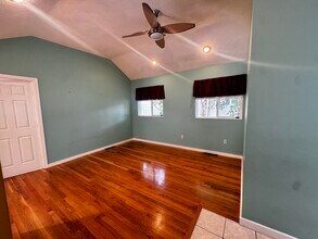 7 Oak St in Wayland, MA - Building Photo - Building Photo