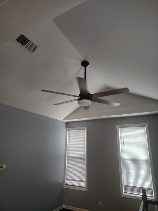 561 W 18th St in Chicago, IL - Foto de edificio