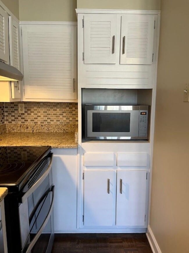 4400 Poplar Ave in Memphis, TN - Building Photo - Building Photo