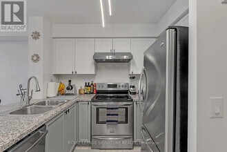 5 Michael Power Pl in Toronto, ON - Building Photo - Building Photo