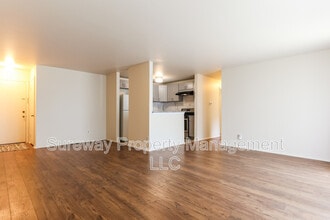 1107 Woodhollow Dr in Marlton, NJ - Building Photo - Building Photo