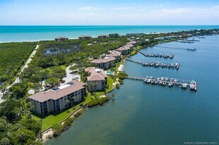 4440 NE Sandpebble Trce in Stuart, FL - Building Photo