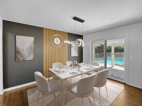1527 Queensbury Ave in Los Altos, CA - Building Photo - Building Photo
