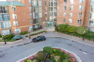 Turnberry Court in Toronto, ON - Building Photo - Other