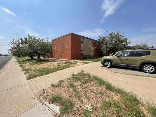 900 W 8th St in Odessa, TX - Building Photo - Building Photo