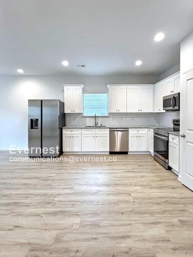 409 S Davis St in Dallas, NC - Building Photo - Building Photo