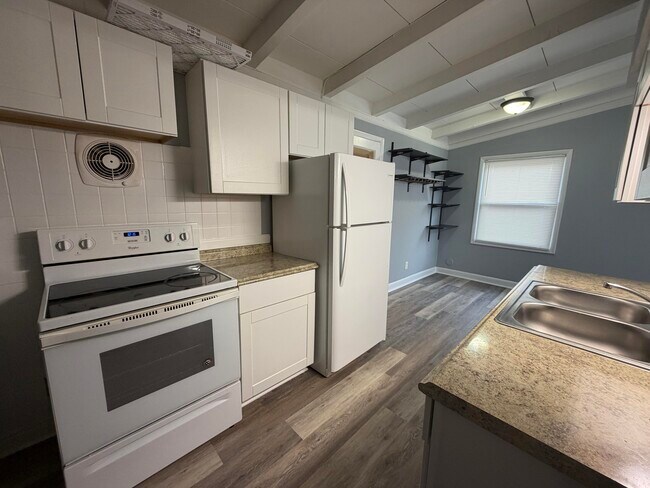 1582 Bluebird Ln in Lexington, KY - Building Photo - Building Photo