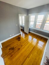 7800 S Cregier Ave in Chicago, IL - Building Photo - Building Photo