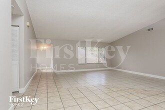 1013 SW 49th Ave in Margate, FL - Building Photo - Building Photo