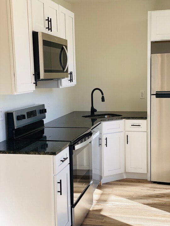 11 E Walnut St in Lancaster, PA - Building Photo