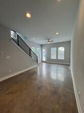 419 Cactus St in San Antonio, TX - Foto de edificio - Building Photo