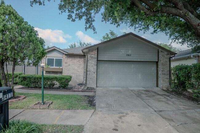 property at 3411 Hollandale Dr