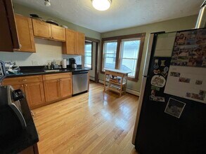 127 Belgrade Ave, Unit 2 in Boston, MA - Building Photo - Building Photo