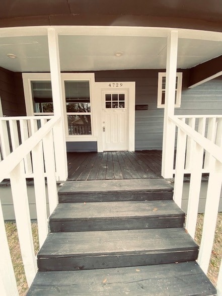 4729 Walker St in Houston, TX - Building Photo - Building Photo