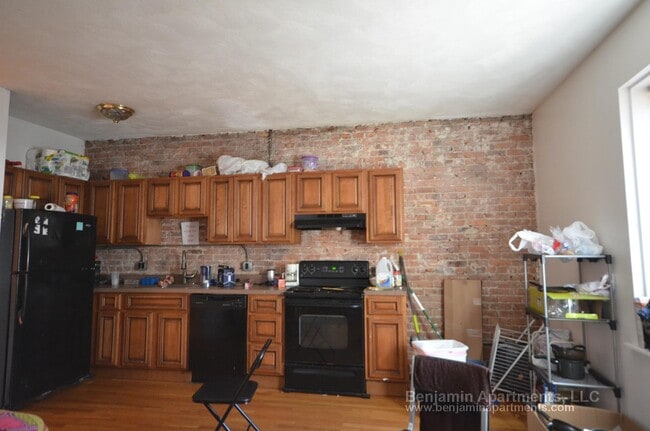 63 S Huntington Ave, Unit 2 in Boston, MA - Building Photo - Building Photo