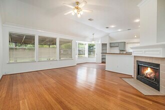 1814 Heather Cove Ct in Houston, TX - Foto de edificio - Building Photo