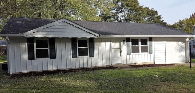 property at 912 W Winding Way