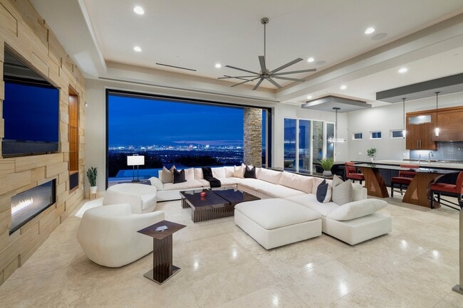 675 Scenic Rim Dr in Henderson, NV - Building Photo - Building Photo