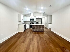 4417 Oak Ln in Milton, FL - Building Photo - Building Photo