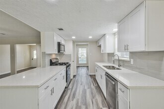 12614 Dermott Dr in Houston, TX - Building Photo - Building Photo