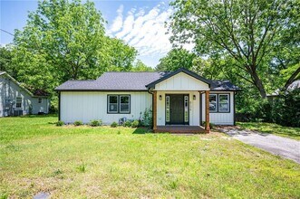 8176 Camp St in Douglasville, GA - Building Photo - Building Photo