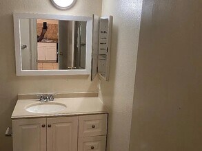 8729 Kelley Dr in Stockton, CA - Building Photo - Building Photo