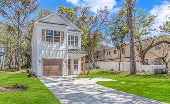 208 26th Ave S in Myrtle Beach, SC - Building Photo