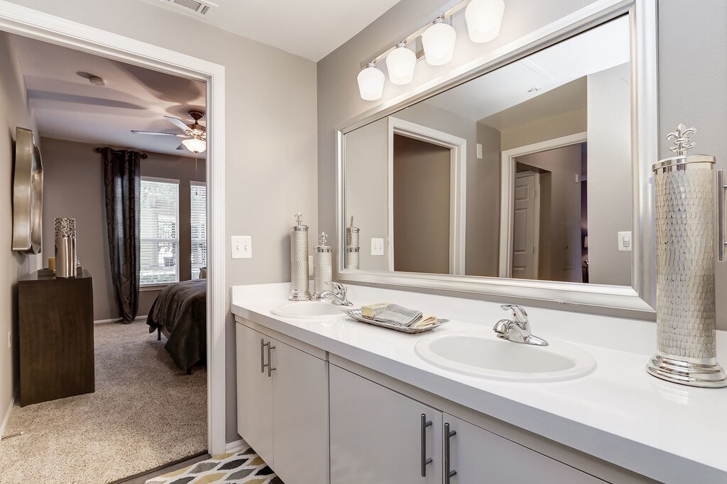 Huntington at King Farm Rockville, MD Apartments