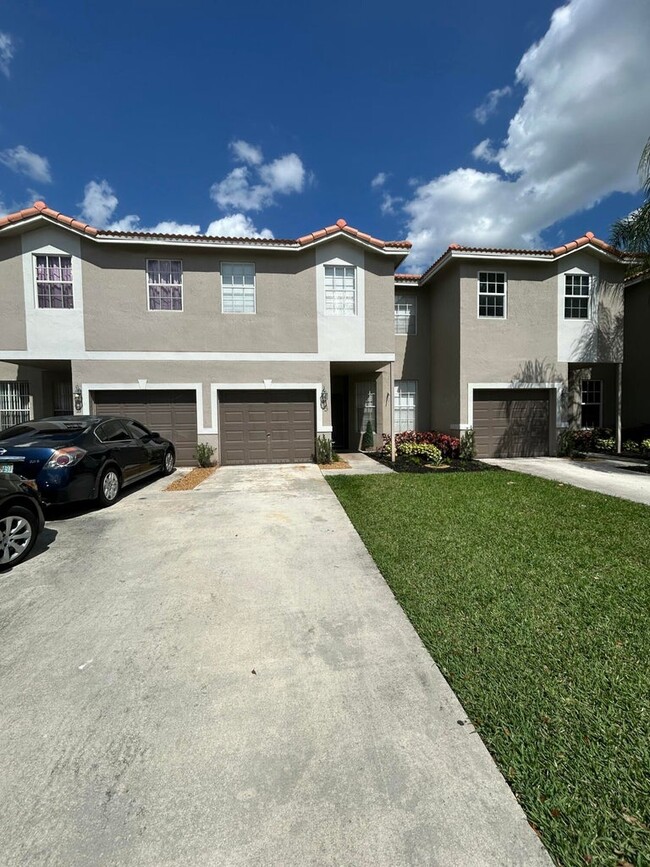 property at 20930 Vía Jasmine