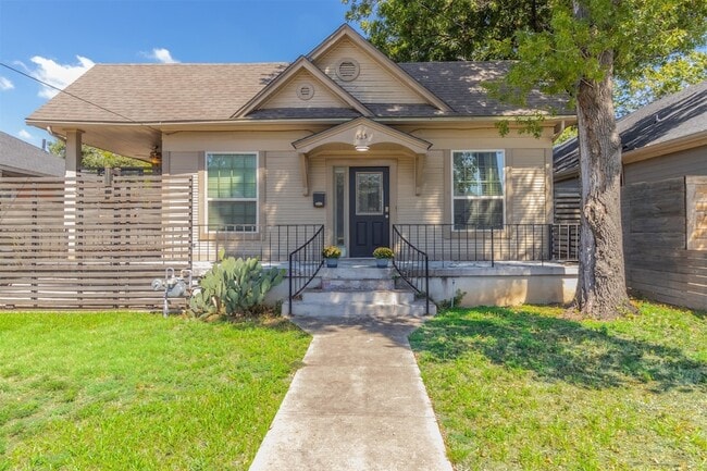 property at 825 W Twelfth St