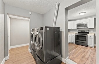 2150 Morehouse Rd, Unit Rooms for Rent in Jacksonville, FL - Foto de edificio - Building Photo