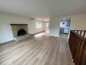295-297 Coachman Dr in Eugene, OR - Building Photo - Building Photo