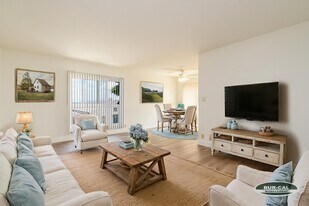 715 E. Providencia Ave in Burbank, CA - Building Photo