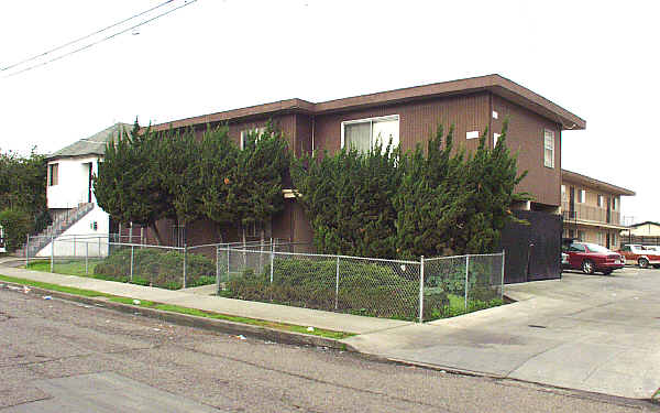 1235 94th Ave in Oakland, CA - Building Photo - Building Photo