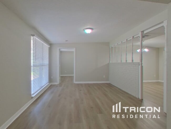 2160 Alemanda Dr in Clearwater, FL - Building Photo - Building Photo