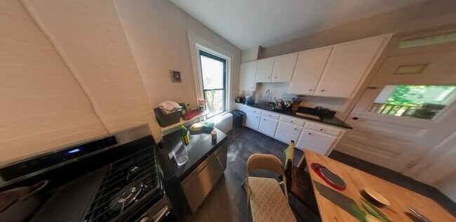 42 Cedar St, Unit 3A in Somerville, MA - Building Photo - Building Photo