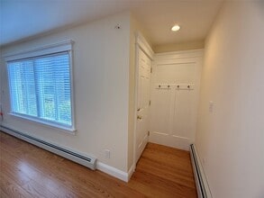 250 Beechwood Ave in Poughkeepsie, NY - Building Photo - Building Photo