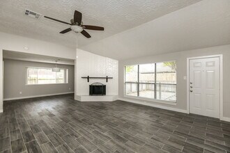 4403 Pawnee St in Baytown, TX - Building Photo - Building Photo