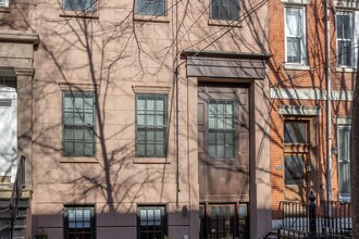 70 Sussex St in Jersey City, NJ - Foto de edificio - Building Photo