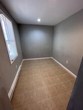 1221 Lindley Ave in Philadelphia, PA - Building Photo - Building Photo