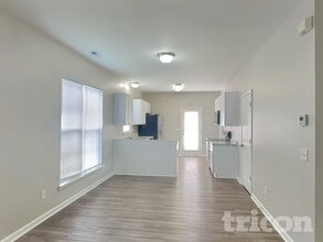 120 E Decatur Ave, Unit 05-2735 in Mooresville, NC - Foto de edificio - Building Photo