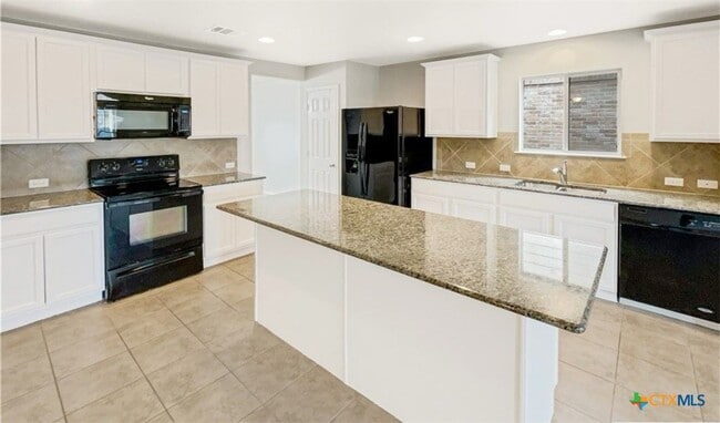 1321 Daffodil Dr