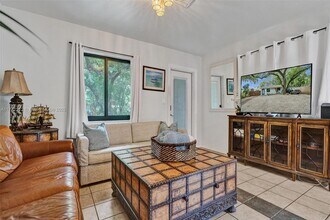 1502 SW 25th St in Fort Lauderdale, FL - Building Photo - Building Photo