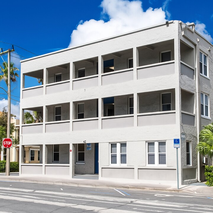 35 S J St in Lake Worth Beach, FL - Building Photo