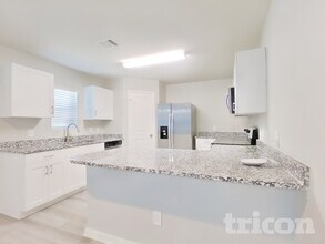 15673 Briar Frst Dr in Cut And Shoot, TX - Building Photo - Building Photo