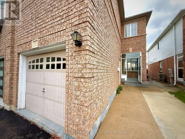 163 Willow Park Dr in Brampton, ON - Building Photo - Building Photo