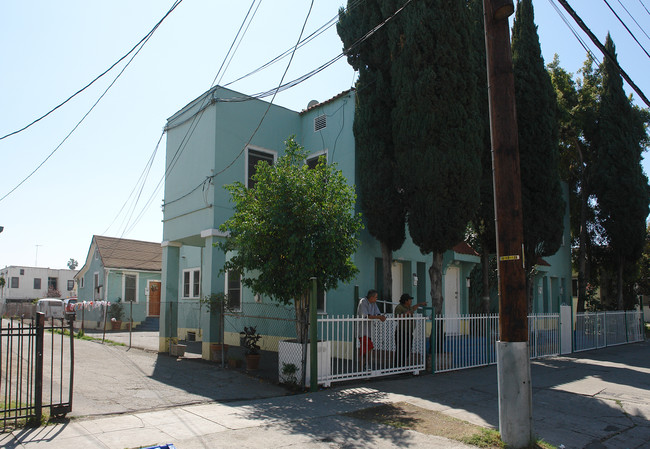 4420 E Lockwood Ave in Los Angeles, CA - Building Photo - Building Photo