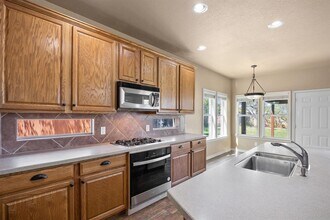 2403 Beeleigh Ct in Cedar Park, TX - Foto de edificio - Building Photo